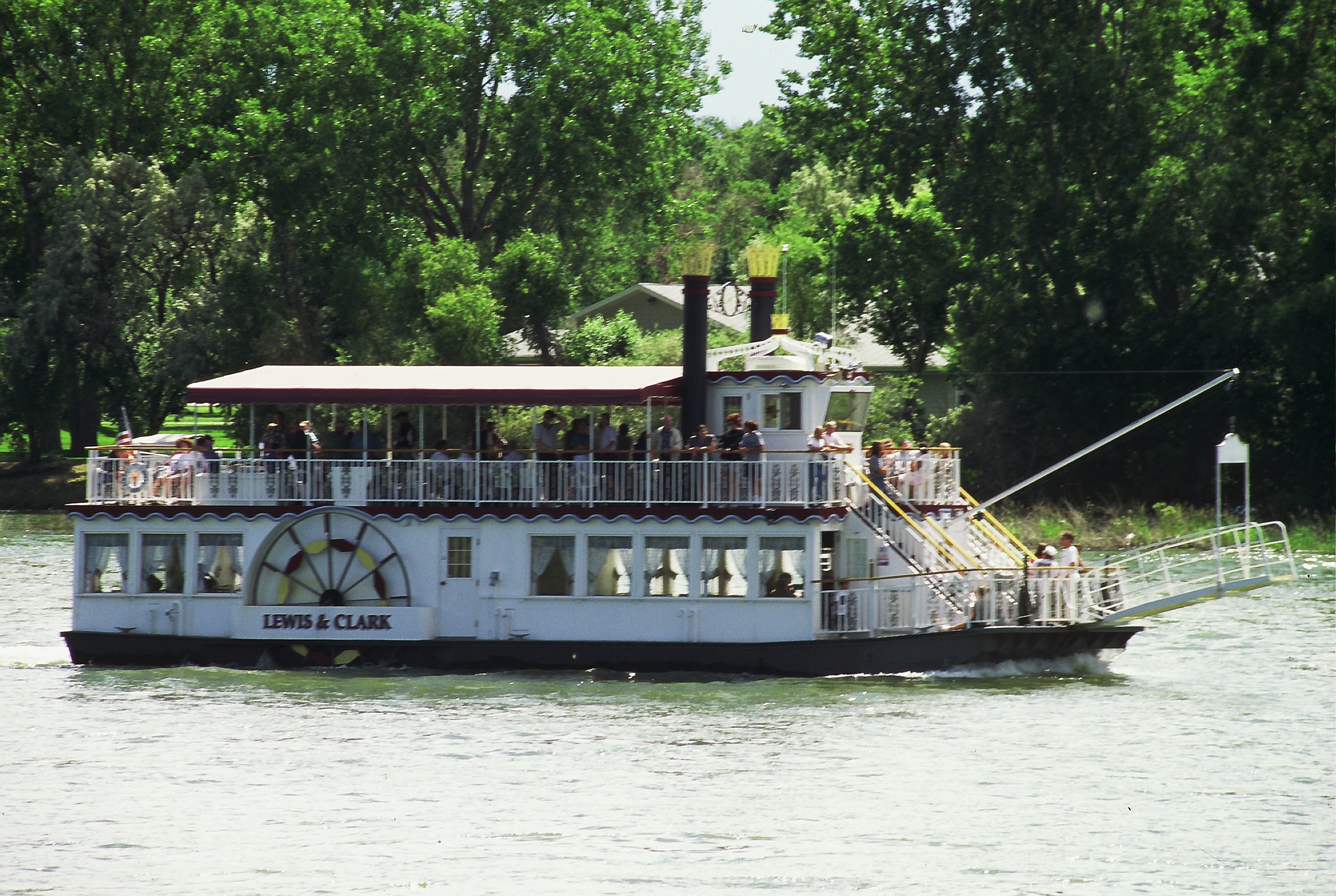 riverboat cruise bismarck