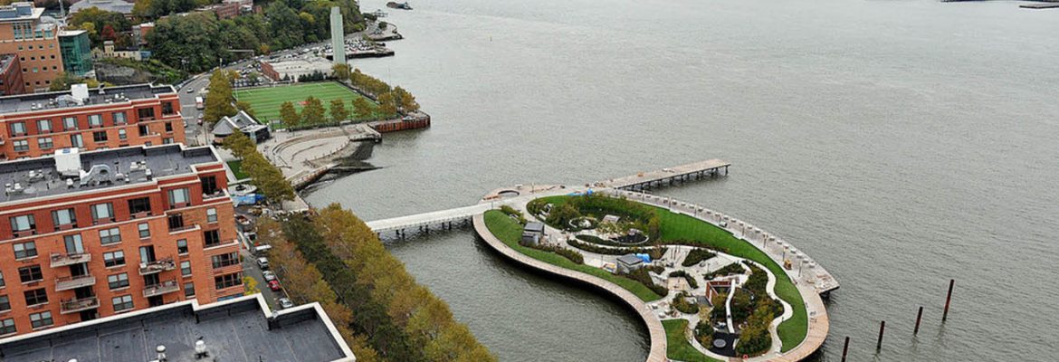 Hoboken Waterfront Walkway, Hoboken, New Jersey, USA