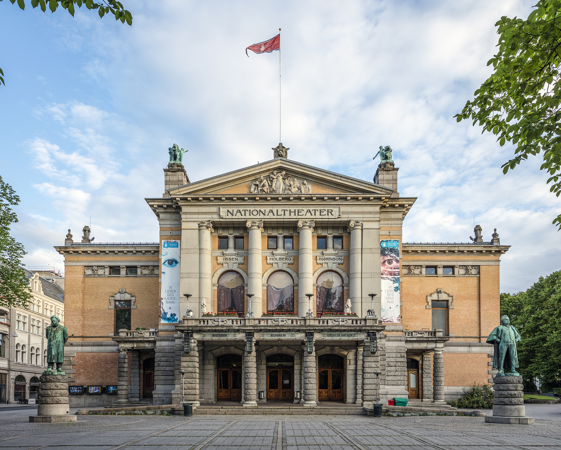 National Theater, Oslo, Norway - Heroes Of Adventure