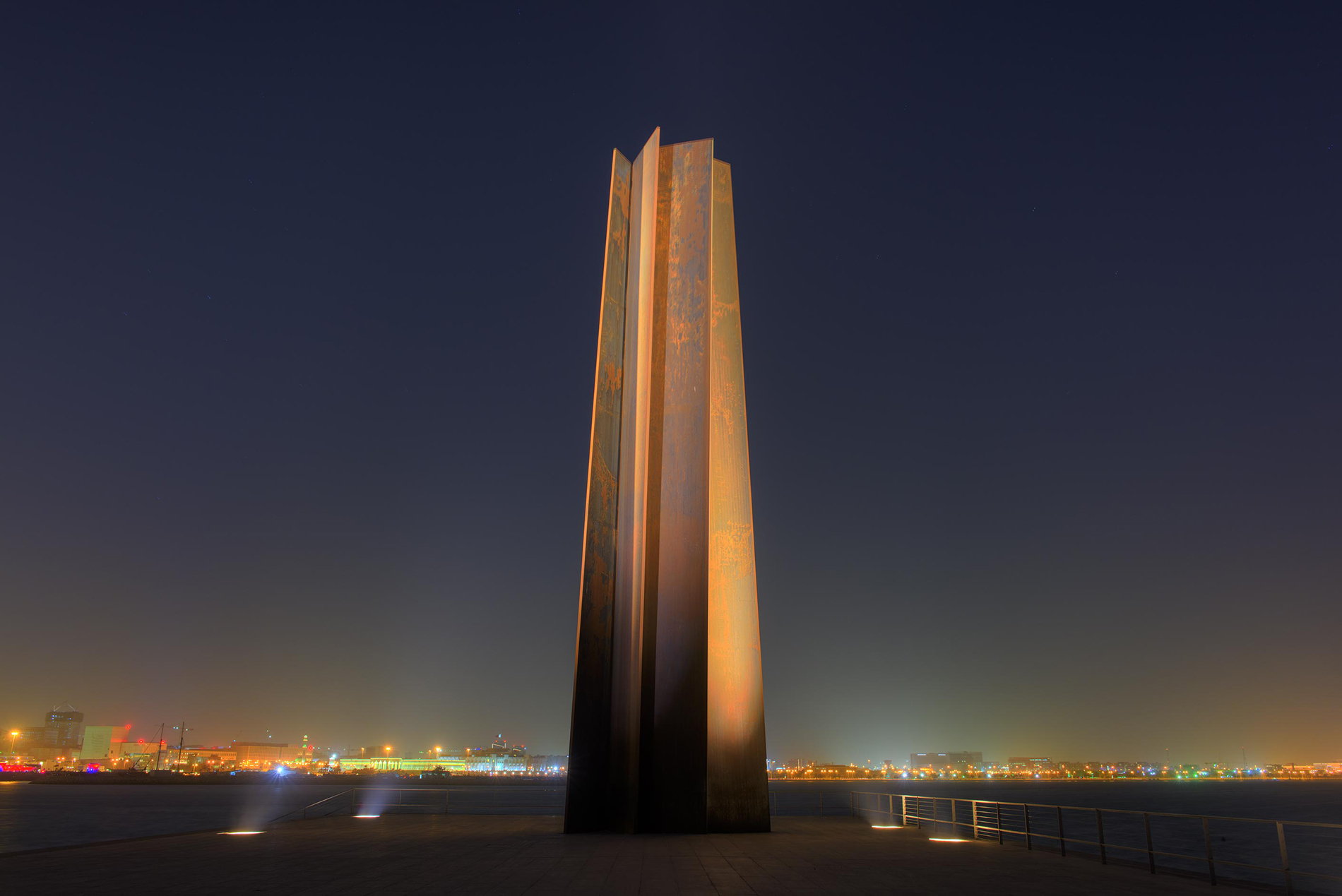 Steel Obelisk, Corniche Promenade, Doha, Qatar Epic Qatar Culture & Adventure Route © Monika Newbound