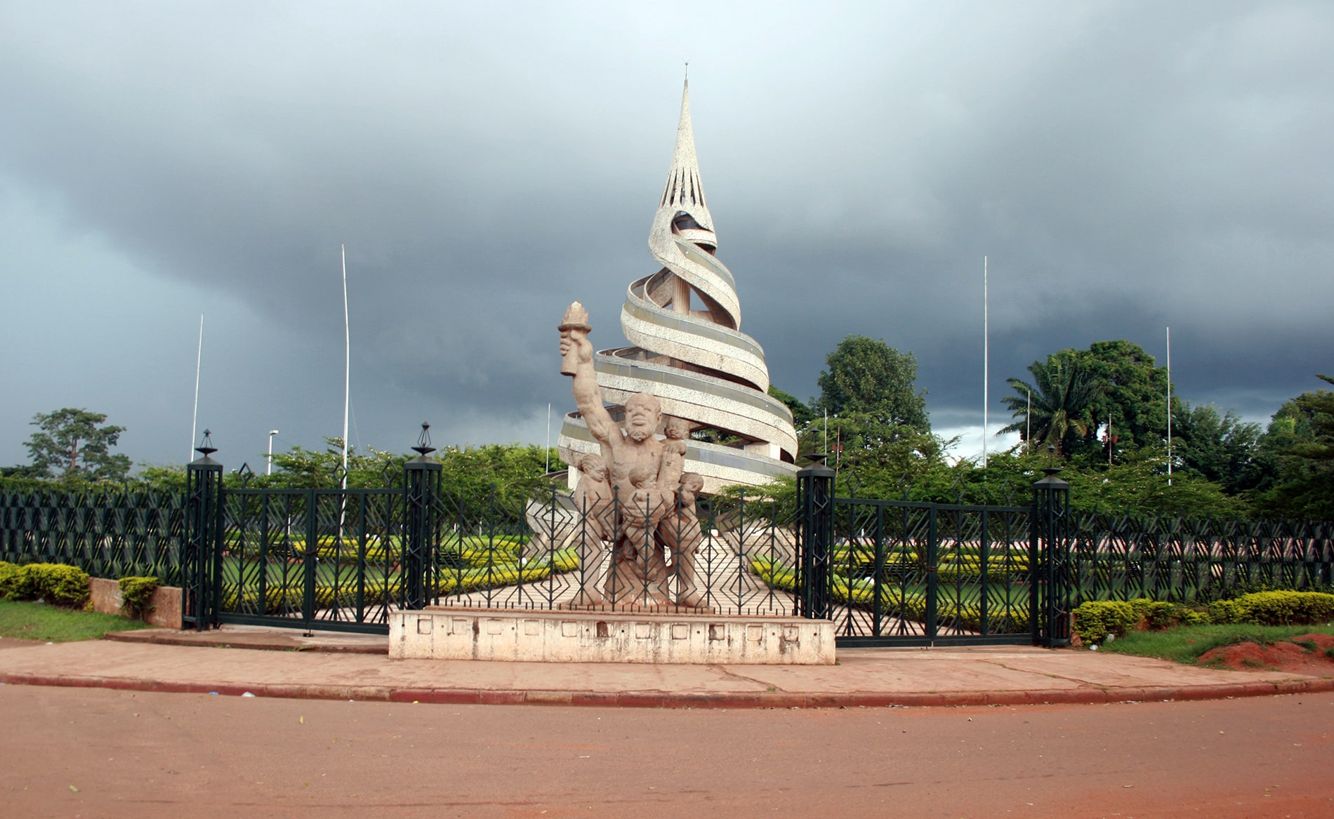 reunification-monument-yaound-cameroon-heroes-of-adventure