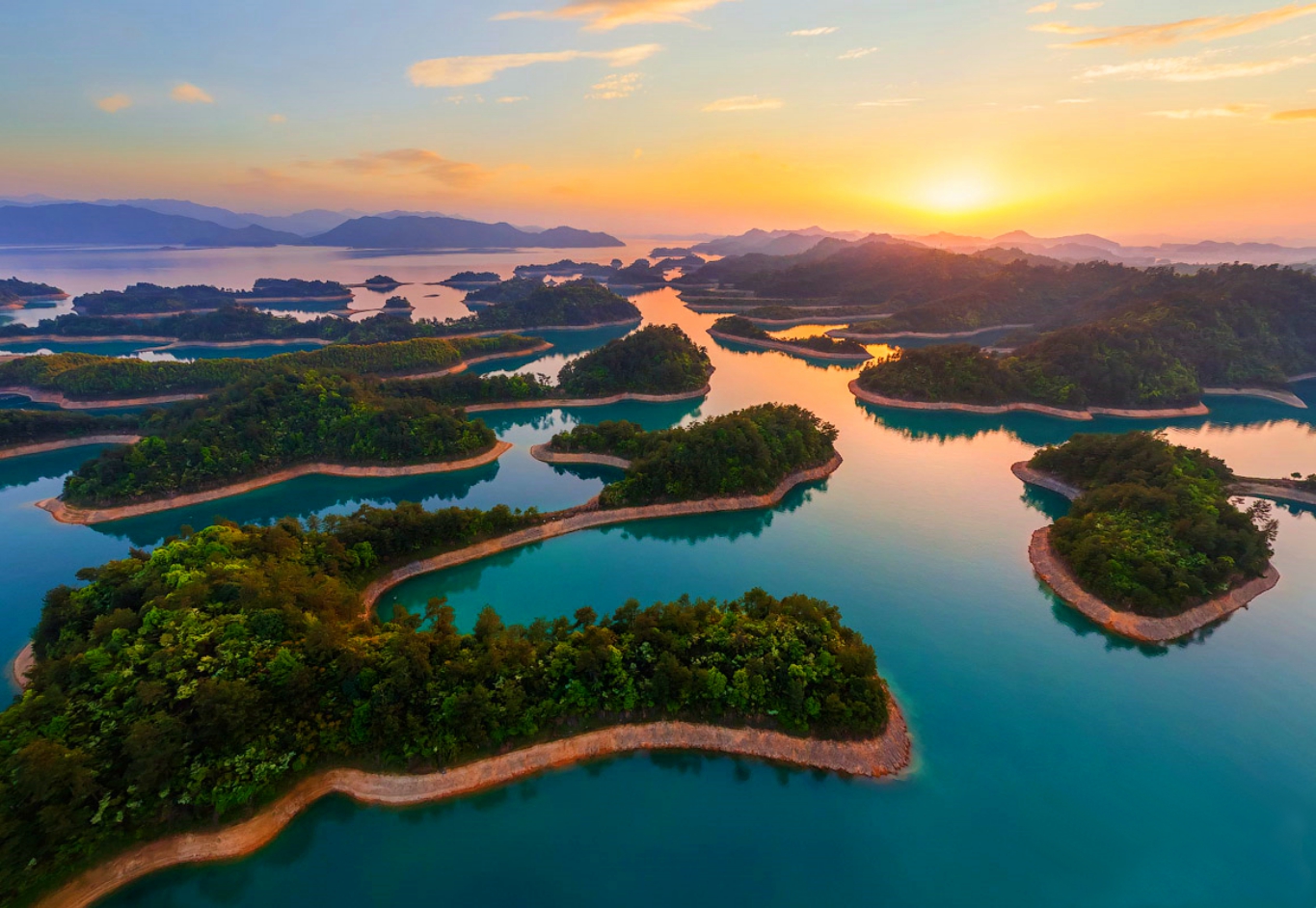 Qiandao Lake Center Lake Area, Hangzhou, Zhejiang, China - Heroes Of ...