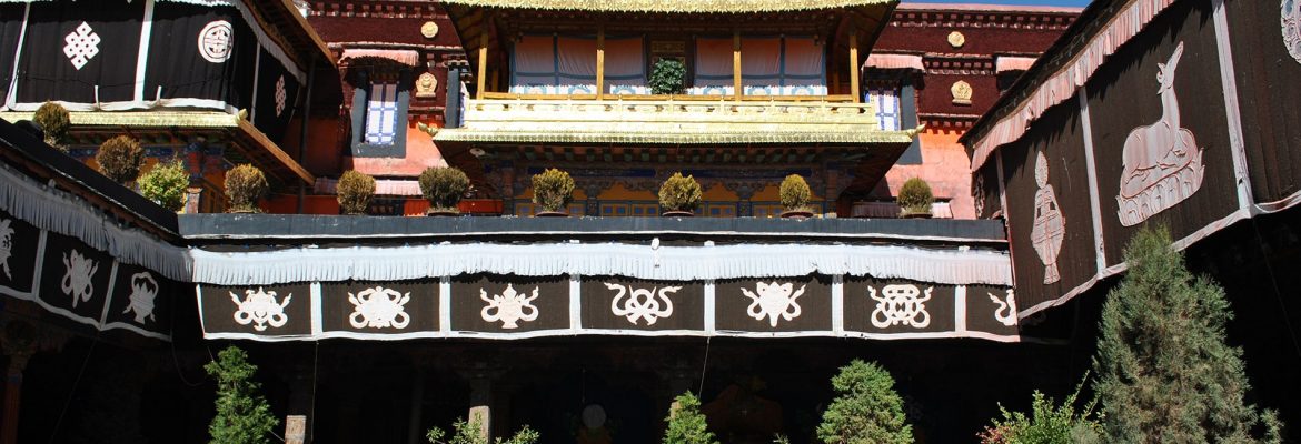 Monasterio de Jokhang,  Lhasa, Tibet, China