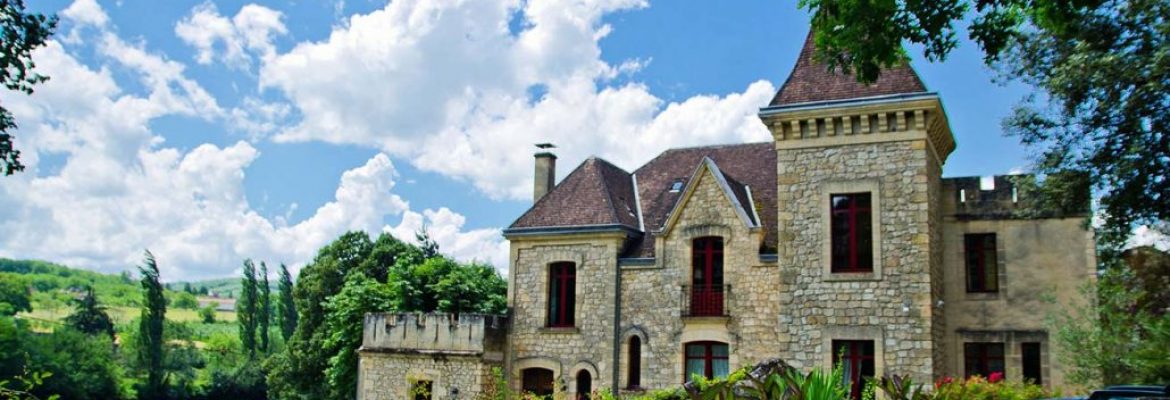 Guest rooms of the manor of Malartrie, Vezac, Aquitaine, France