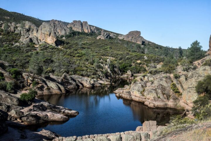 Chaparral Trailhead, Pinnacles National Park, California, USA Epic Best Hikes USA National Parks Culture & Adventure Route © Monika Newbound