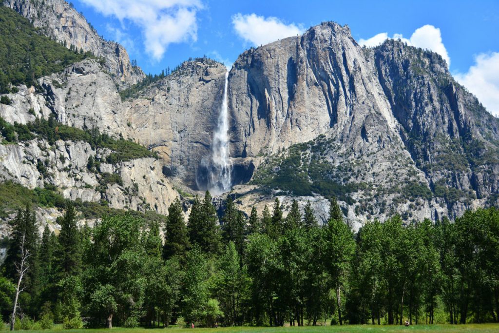 Yosemite Valley Loop Trail, Yosemite, California, USA Epic Best Hikes USA National Parks Culture & Adventure Route © Monika Newbound