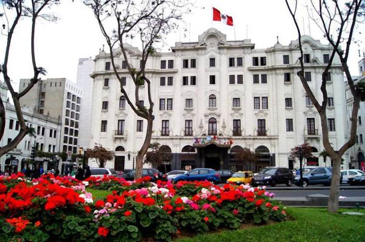 hotel bolivar lima bar