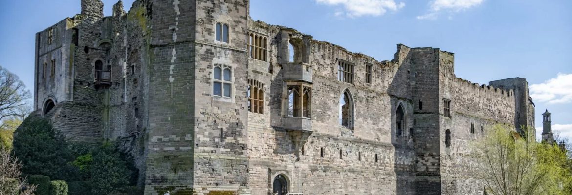 Newark Castle and Gardens
