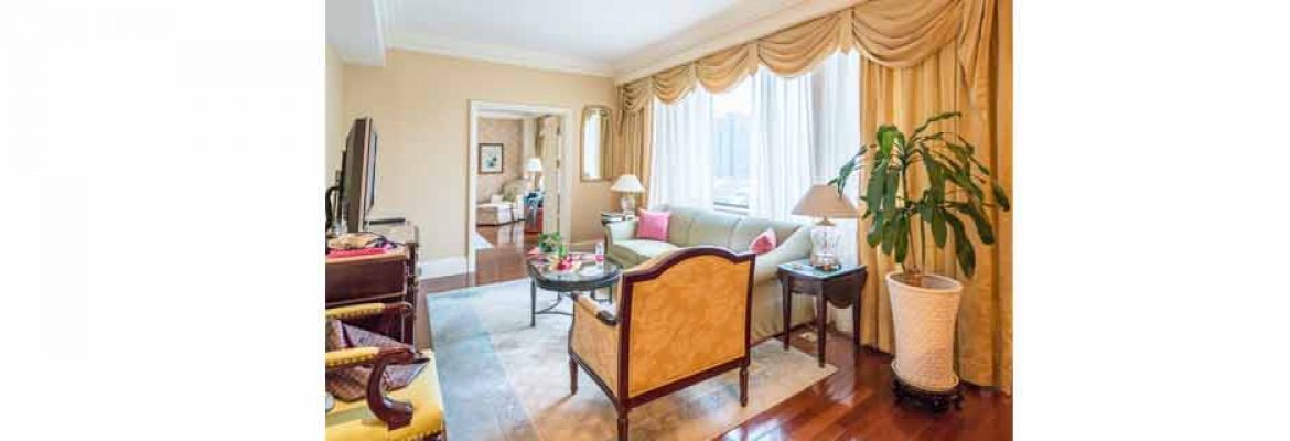 The Ritz-Carlton Hotel and Bar