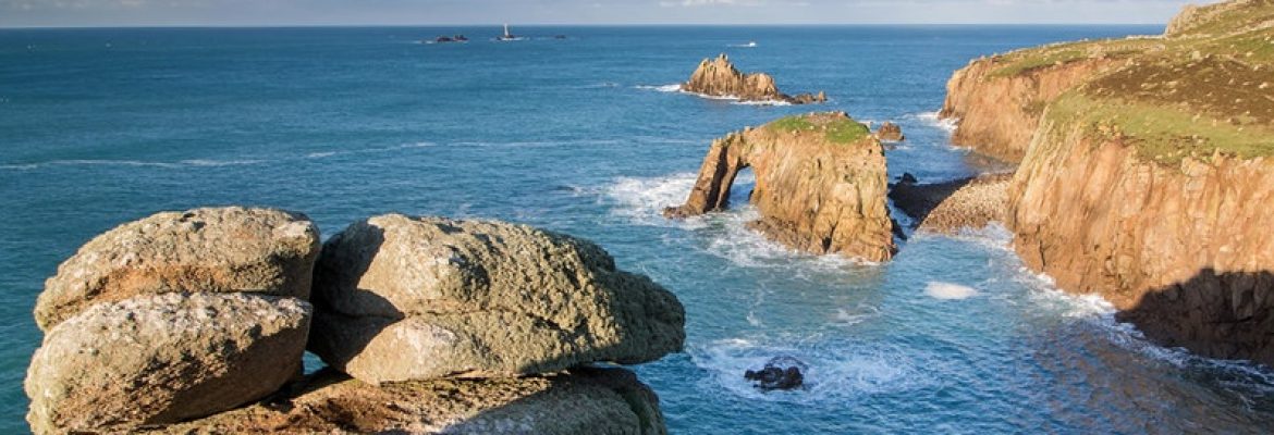 Enys Dodnan Arch
