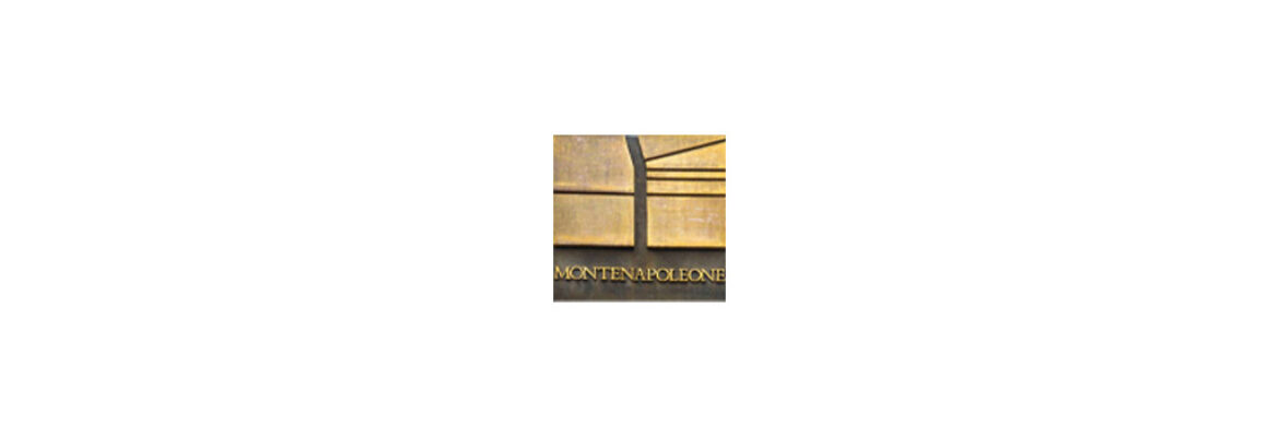 Via Monte Napoleone Exclusive Shopping